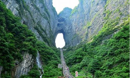 天门山旅游攻略 张家界旅游攻略详解_张家界天门山景区游玩攻略